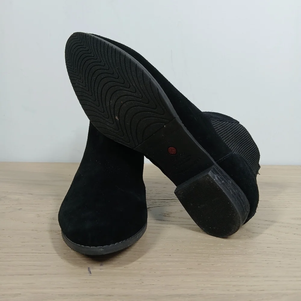 Blondo Black Leather Waterproof Chelsea Ankle Boots 654
